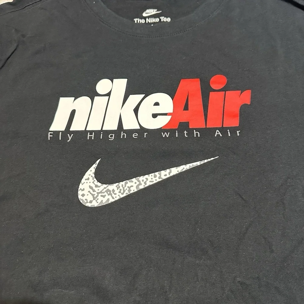 Nike Air Logo Print Breathable‎ Long-Sleeve T-Shirt Small